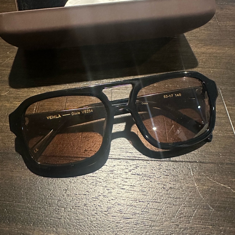VEHLA SUNGLASSES - Picture 2 of 3